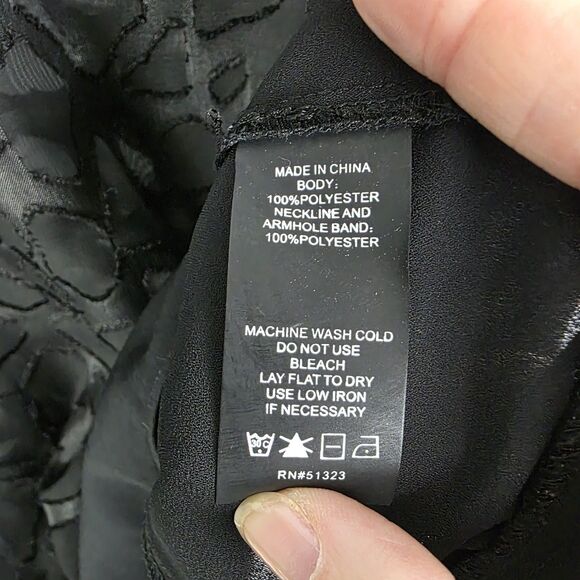 Vince Camuto Black Sheer Animal Print Sleeveless Blouse Size Small Witchy Goth - Picture 4 of 6